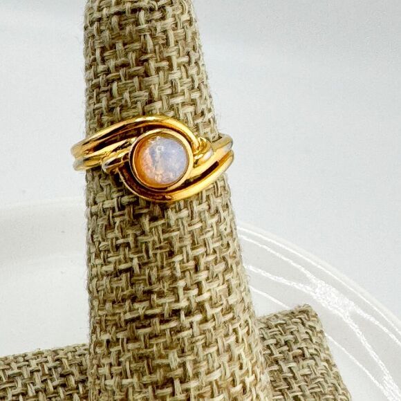 Vintage Avon Moonstone Swirl Ring Mid-Century Modern Minimalist Retro Feminine - Picture 6 of 9